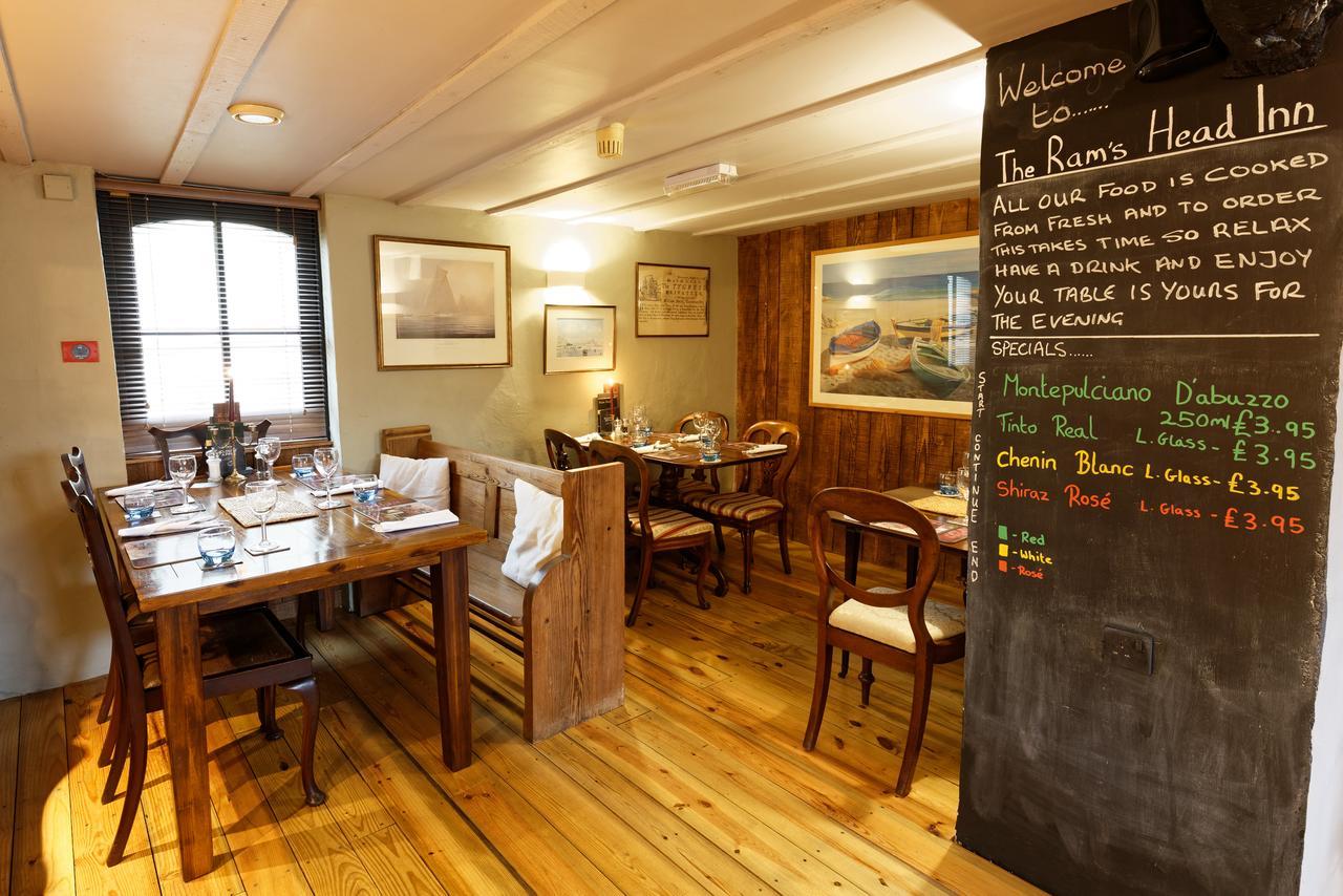 Rams Head Inn Dolton Buitenkant foto