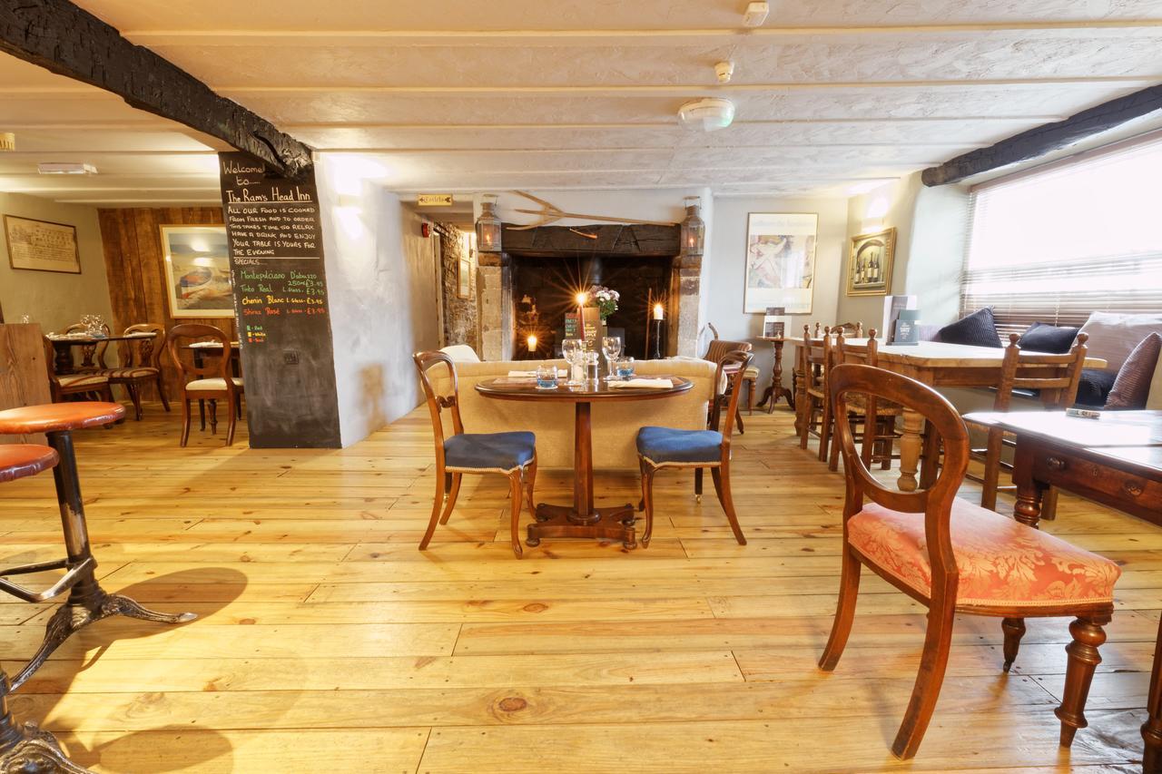 Rams Head Inn Dolton Buitenkant foto